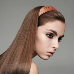Balmain Accessories Leather Headband With Gold Logo 18k - Cognac -Nice Hair Butik balmainhairaccessoiresrivieracollectionheadbandcognaclargehjrchbclmodel01social800x800